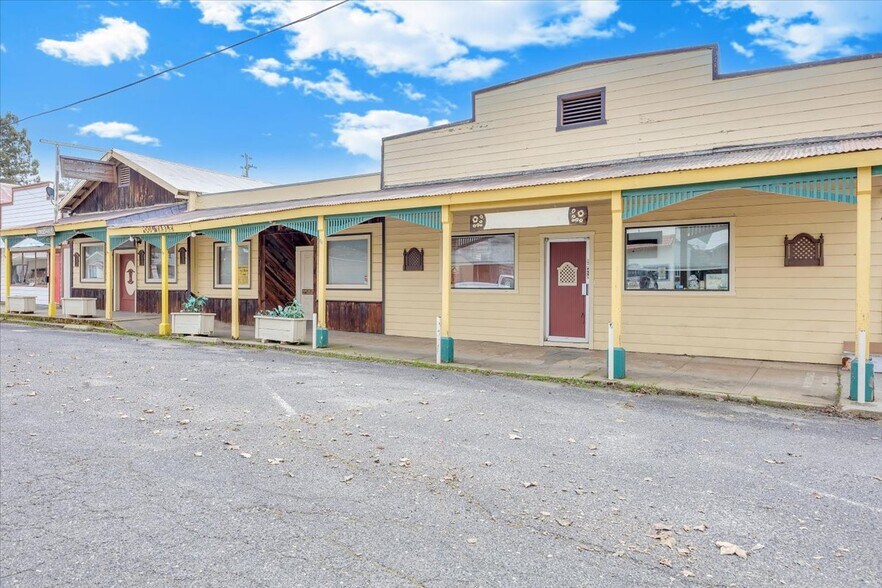 More Photos Of 18387 Chestnut Ave, Tuolumne Restaurant For Sale