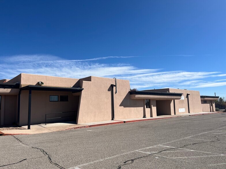More Photos Of 1650 Hospital Dr, Santa Fe Medical For Sale