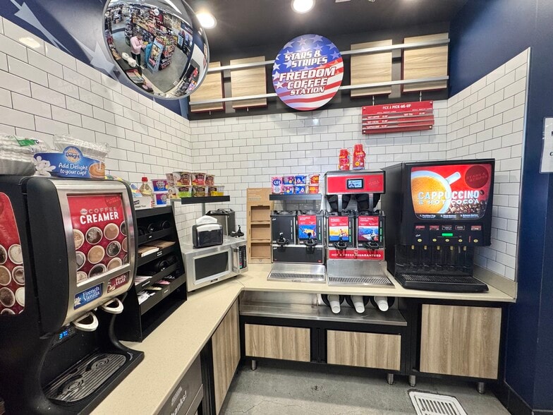 More Photos Of 42550 Jackson St, Indio Service Station For Sale