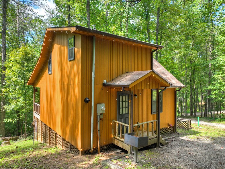 More Photos Of 77 Alpine Way, Blairsville Hotel For Sale