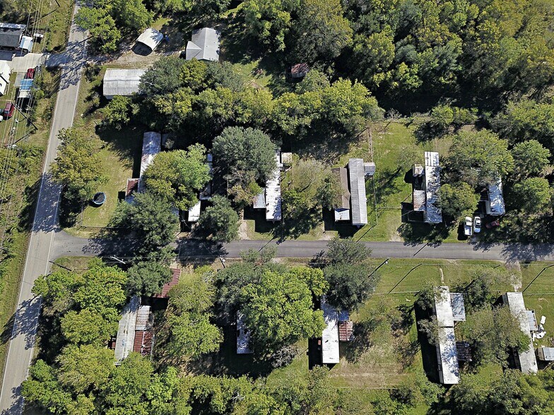 More Photos Of 2106 County Road 58, Rosharon Manufactured Housing Mobile Home Park For Sale