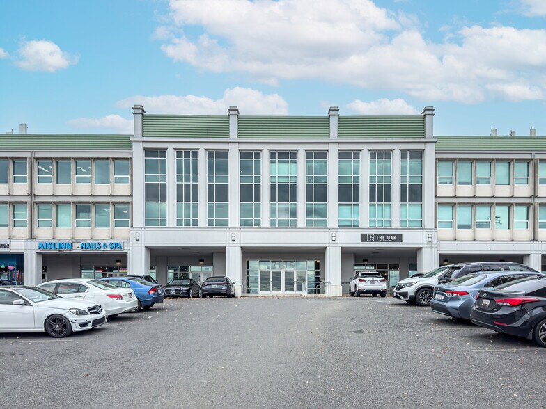 More Photos Of 7115 Leesburg Pike, Falls Church Office For Sale