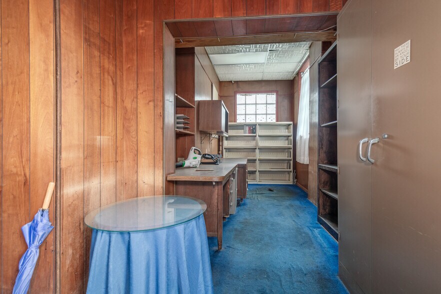 More Photos Of 3500 S Kingshighway Blvd, Saint Louis Auto Repair For Sale