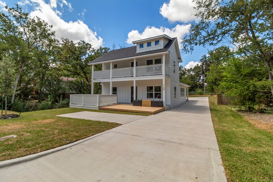 More Photos Of 1104 Berkeley St, College Station Land For Sale