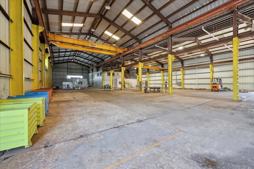 More Photos Of 695 Pinchback Rd, Beaumont Warehouse For Sale