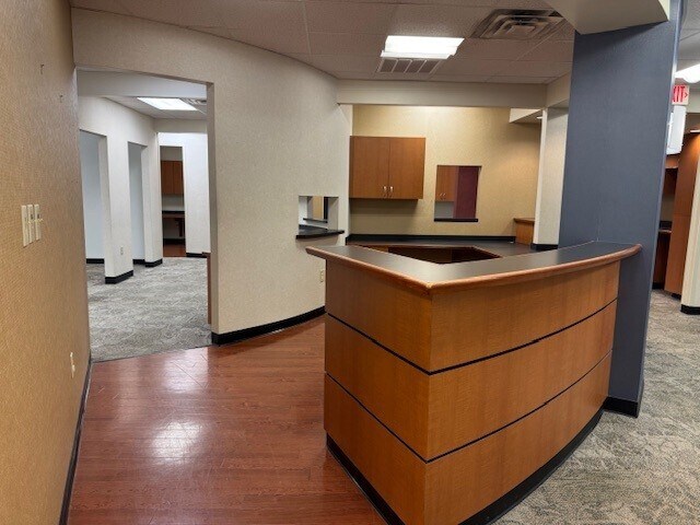 More Photos Of 477 McLaws Cir, Williamsburg Office For Lease