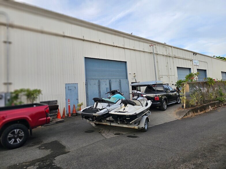 More Photos Of 96-1276-1276 Waihona St, Pearl City Warehouse For Lease