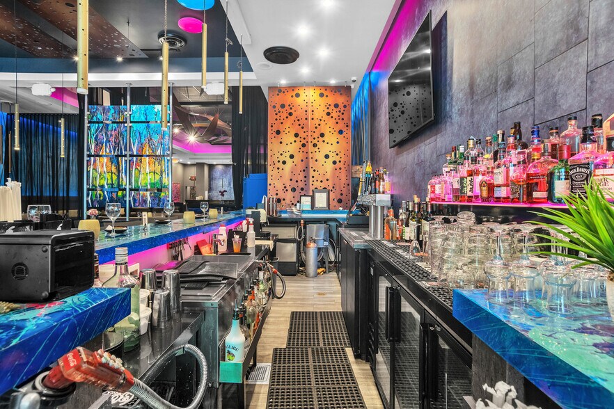 More Photos Of 99 Miracle Mile Miracle Mile / Coral way, Coral Gables Restaurant For Sale