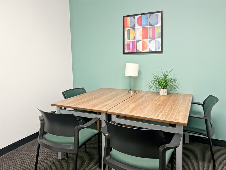 More Photos Of 1111 Boul Dr-Frederik-Philips, Montréal Coworking Space