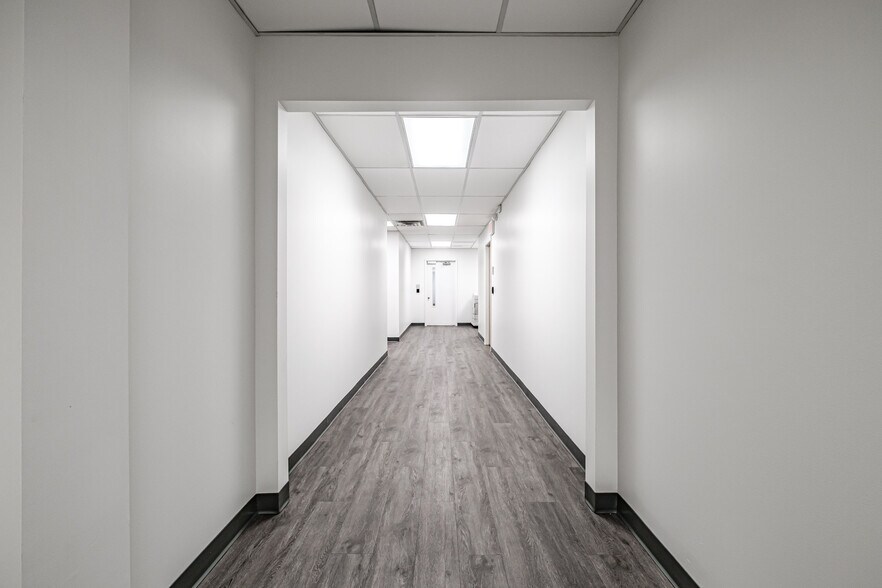 More Photos Of 76 Northern Ave, Gardiner Office For Sale