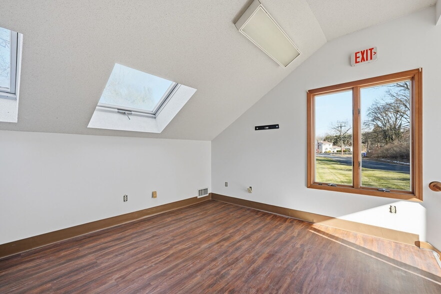 More Photos Of 1050 Sullivan Ave, South Windsor Medical For Sale