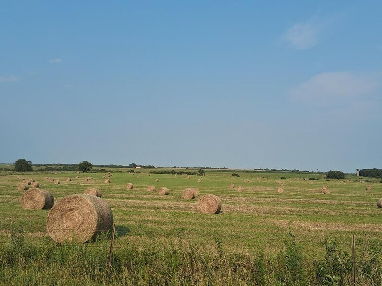 More Photos Of 6841 E US Highway 56, Overbrook Land For Sale