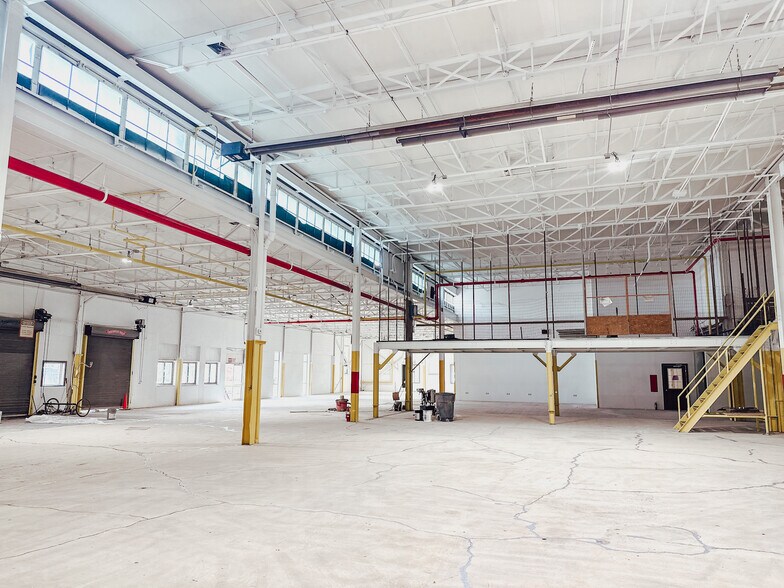 More Photos Of 141 Innovation Dr, Duncansville Warehouse For Lease