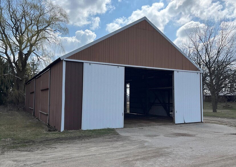 More Photos Of 2601 Iverson Rd, Stoughton Warehouse For Sale