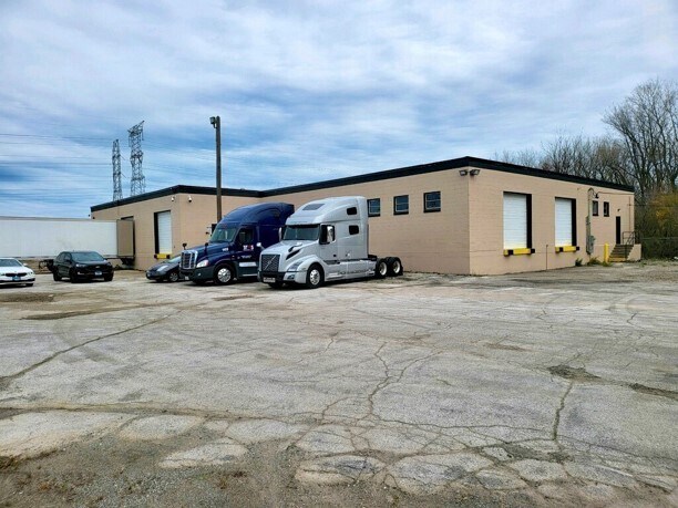 Primary Photo Of 2000 Dolton Rd, Calumet City Warehouse For Sale