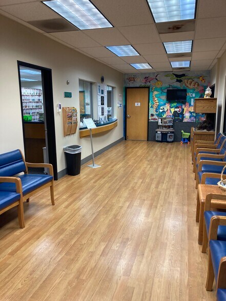 More Photos Of 2150 NE Division St, Gresham Medical For Lease