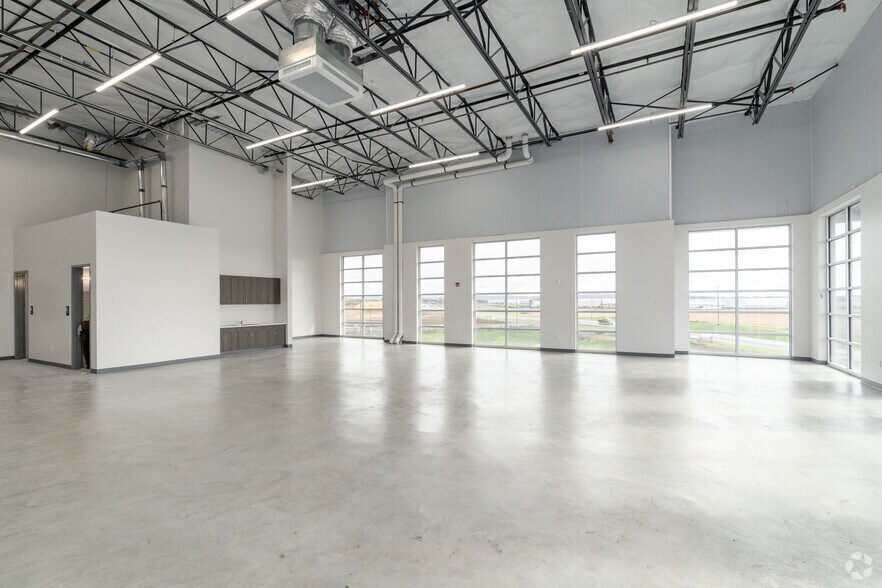 More Photos Of 1000 Carson Ct, Palmer Township Distribution For Lease