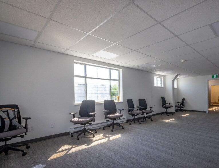 More Photos Of 1250 E Pender St, Vancouver Manufacturing For Sale