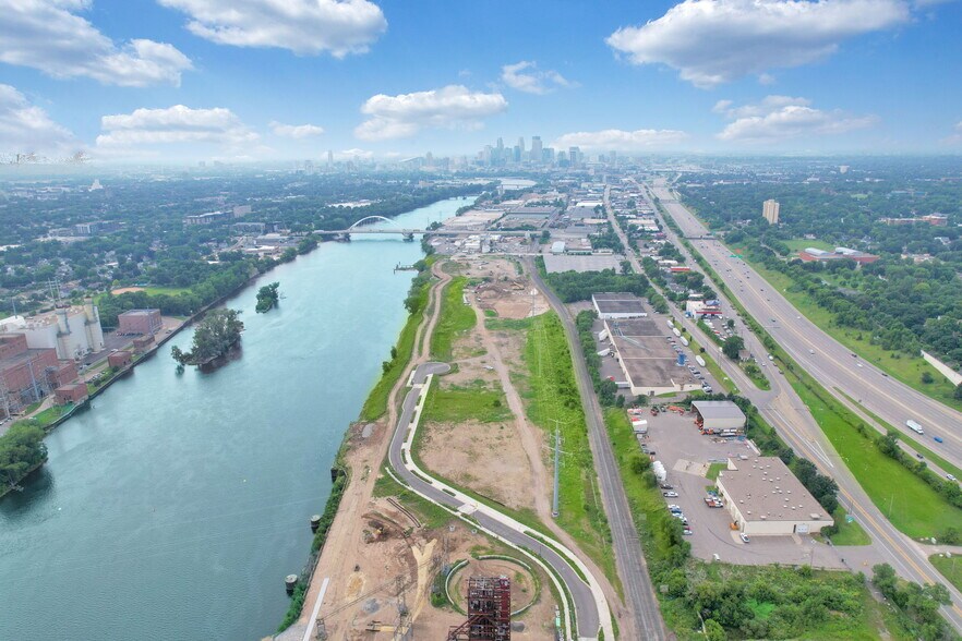 More Photos Of 3360 N 1st St, Minneapolis Flex For Lease