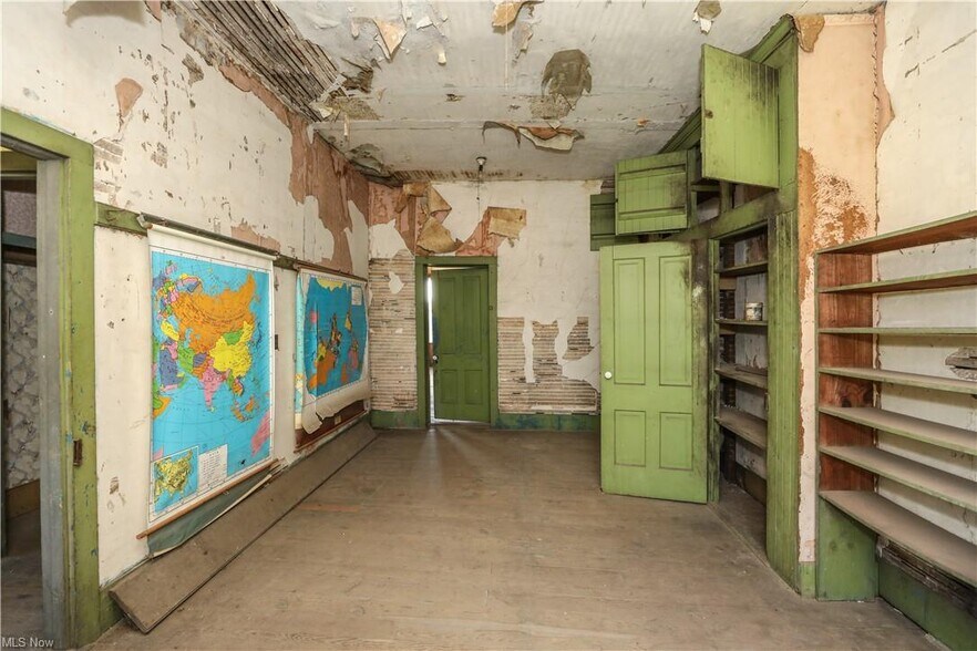 More Photos Of 9401 Tallmadge Rd, Diamond Hotel For Sale