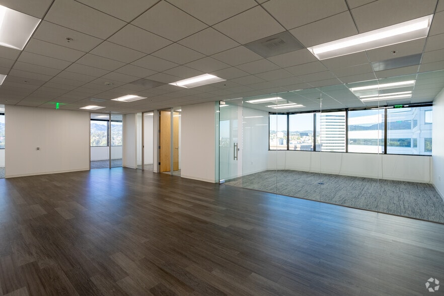 More Photos Of 12424 Wilshire Blvd, Los Angeles Office For Lease