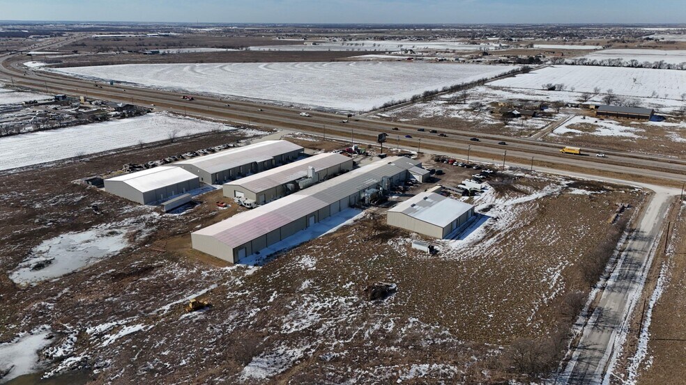 More Photos Of 12699 S Interstate 35, Valley View Warehouse For Sale