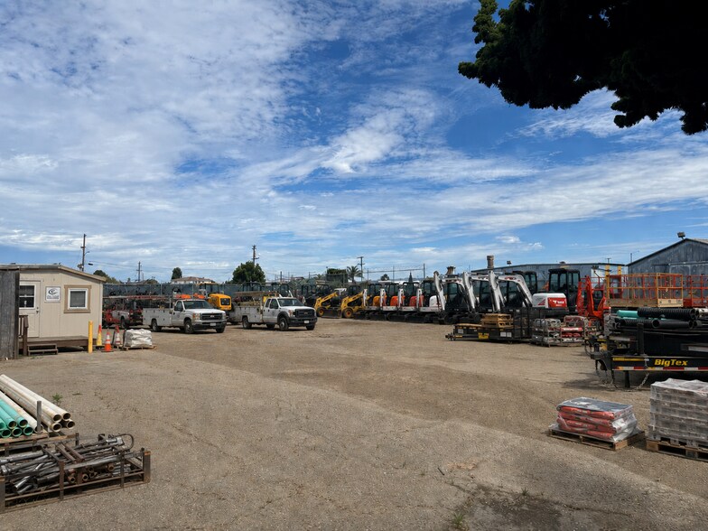 More Photos Of 10441 Edes Ave, Oakland Unknown For Lease