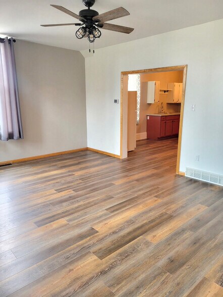 More Photos Of 2 E Main St, New Hampton General Retail For Sale