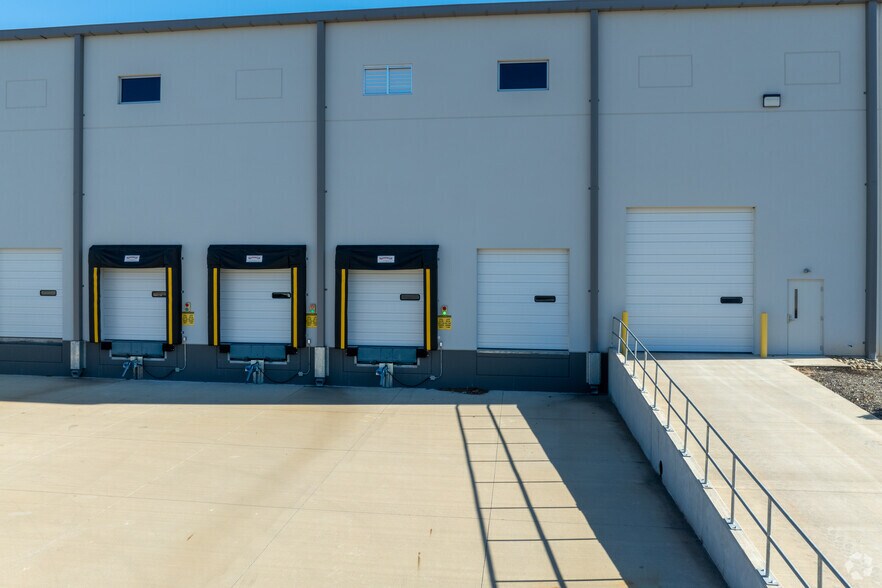 More Photos Of 380 John Dodd Rd, Spartanburg Distribution For Lease