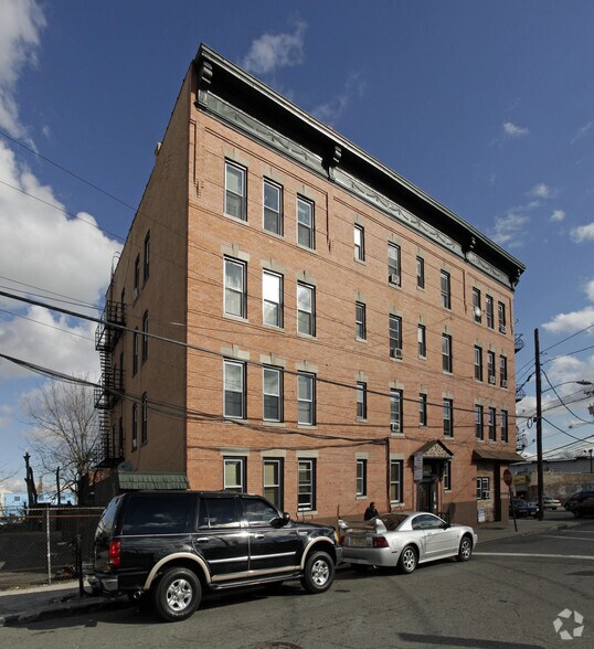 More Photos Of 672 Grand St, Jersey City Apartments For Sale