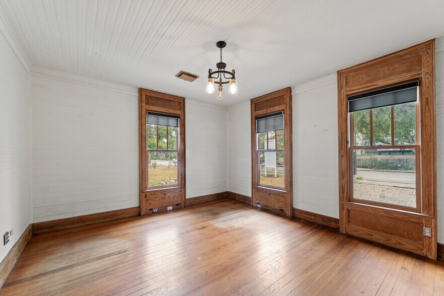 More Photos Of 638 Tillery St, Austin Office For Sale