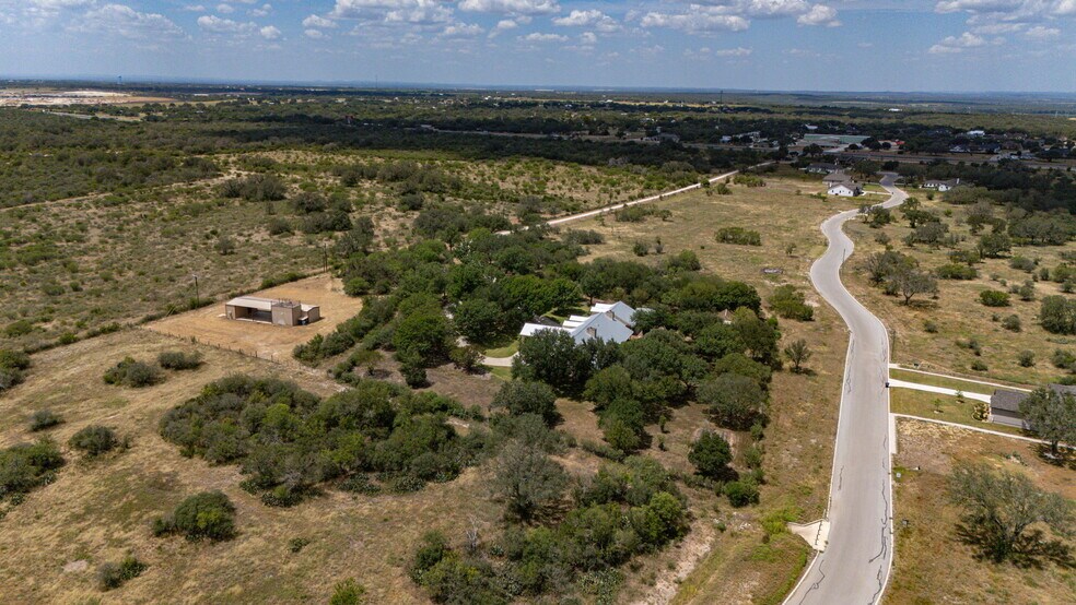 More Photos Of 2234 Highway 90 w, Castroville Flex For Sale