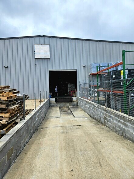 More Photos Of 4405 Northchase Blvd, Montgomery Warehouse For Lease
