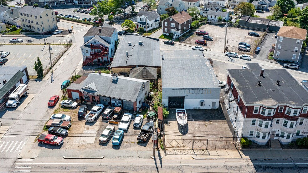 More Photos Of 75 Roberts St, West Warwick Showroom For Sale