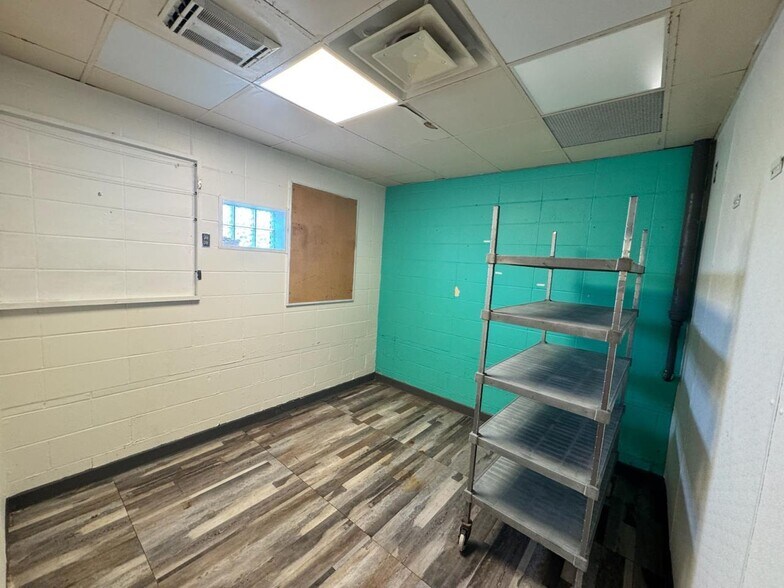 More Photos Of 1181 Stone Dr, Harrison Restaurant For Sale