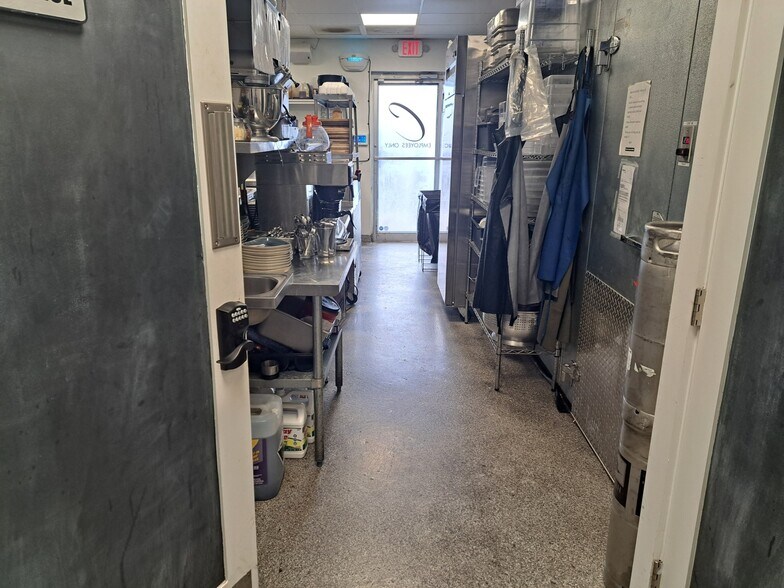 More Photos Of 1959-3310 NE Jensen Beach Blvd, Jensen Beach Storefront Retail Office For Sale