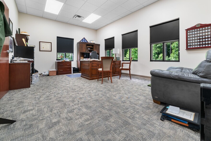 More Photos Of 119 Southern Blvd, Savannah Office For Sale