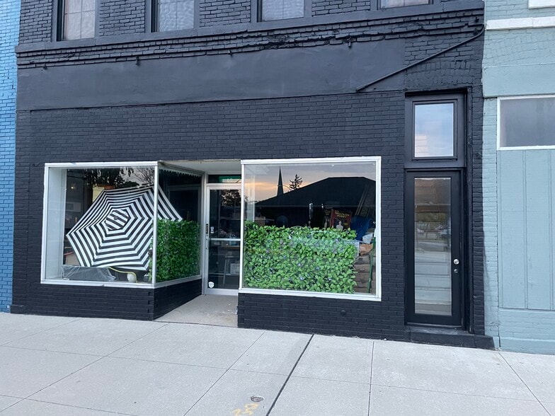 More Photos Of 60-64 Saline St, Petersburg Storefront Retail Residential For Sale