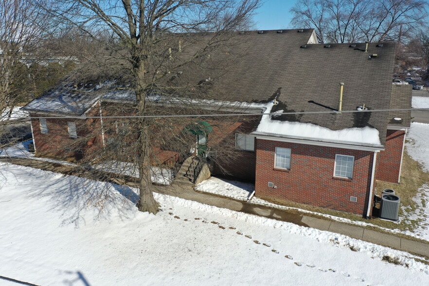 More Photos Of 1701 Spring St, Jeffersonville Medical For Sale