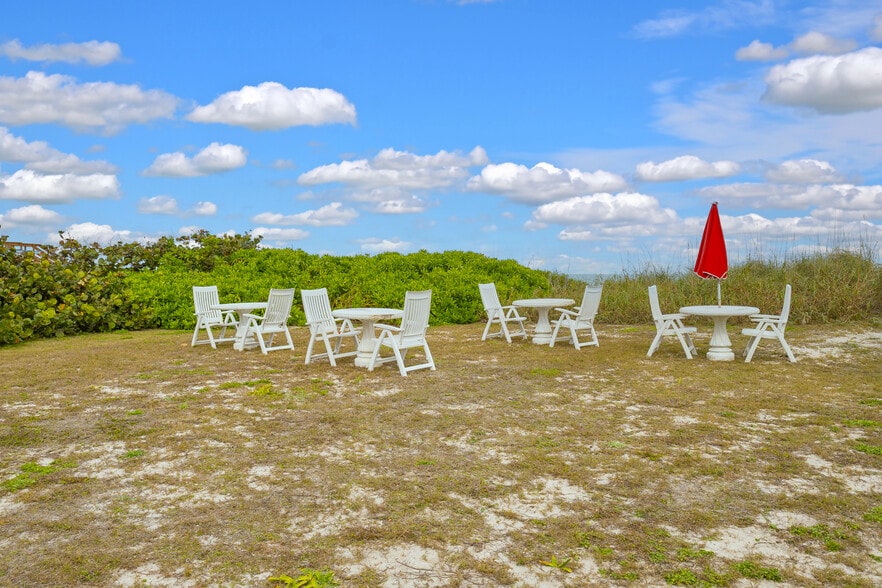 More Photos Of 5935 S Highway A1A, Melbourne Beach Hotel For Sale