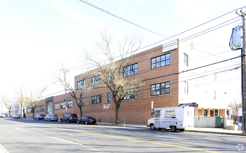 Primary Photo Of 949-955 Yonkers Ave, Yonkers Medical For Lease