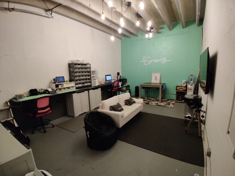 More Photos Of 1211 Okeechobee Rd, West Palm Beach Flex For Lease