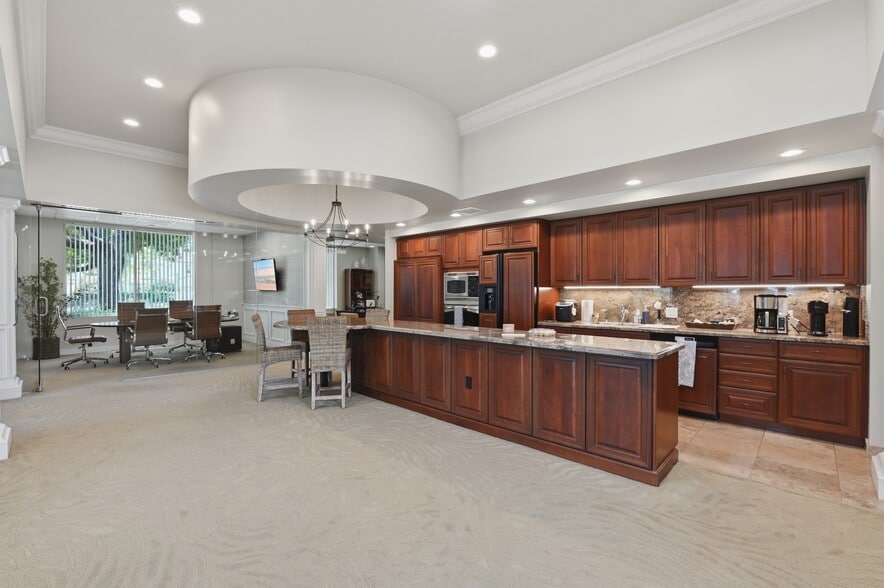 More Photos Of 6154 Innovation Way, Carlsbad Office For Sale