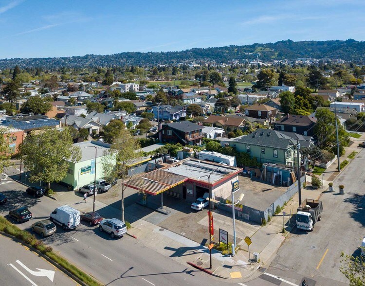 Primary Photo Of 2959 San Pablo Ave, Berkeley Auto Repair For Sale