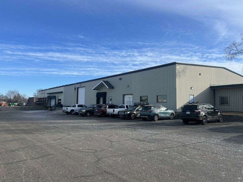 More Photos Of 401 Sundial Dr, Waite Park Warehouse For Sale