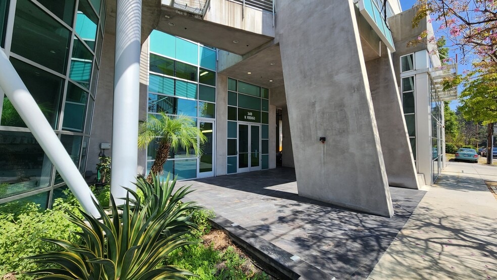 More Photos Of 3600 N Verdugo Rd, Glendale Office For Lease