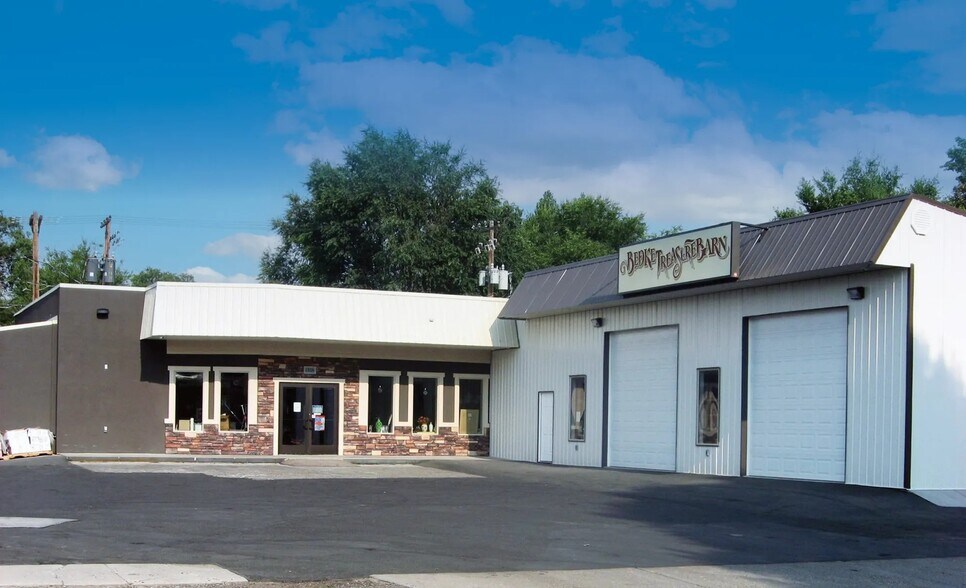 Primary Photo Of 1558 Normal Ave, Burley Freestanding For Sale