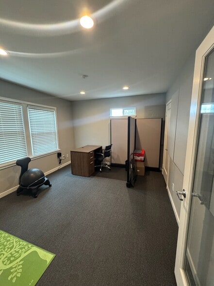 More Photos Of 5463 H St, Sacramento Office Residential For Lease