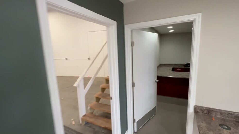 More Photos Of 10027 Prospect Ave, Santee Light Manufacturing For Lease