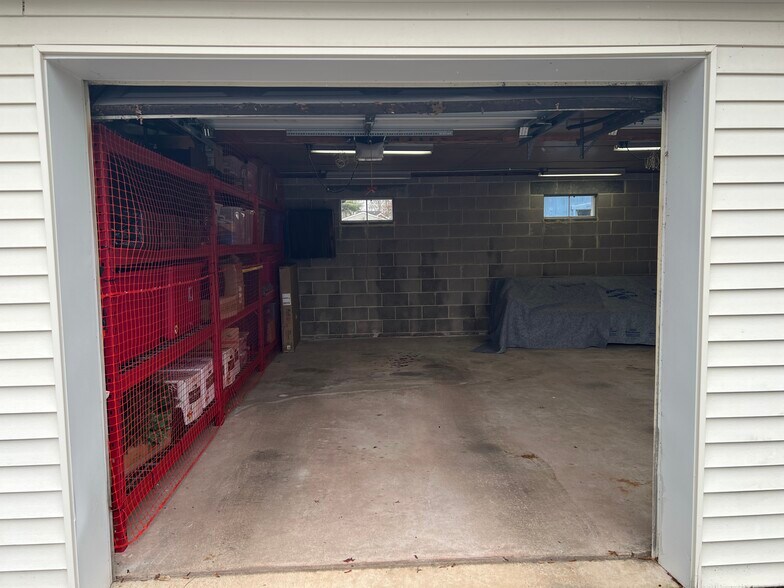 More Photos Of 162 N 4th St, Telford Specialty For Lease